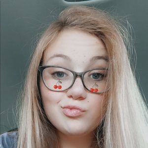 Meet your Posher, Carlee